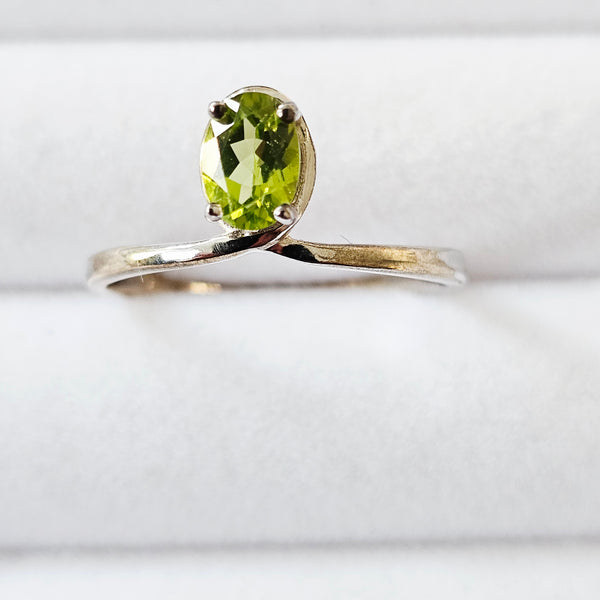 Natural Peridot White Gold Plated 925 Sterling Silver Knot Stackable Ring