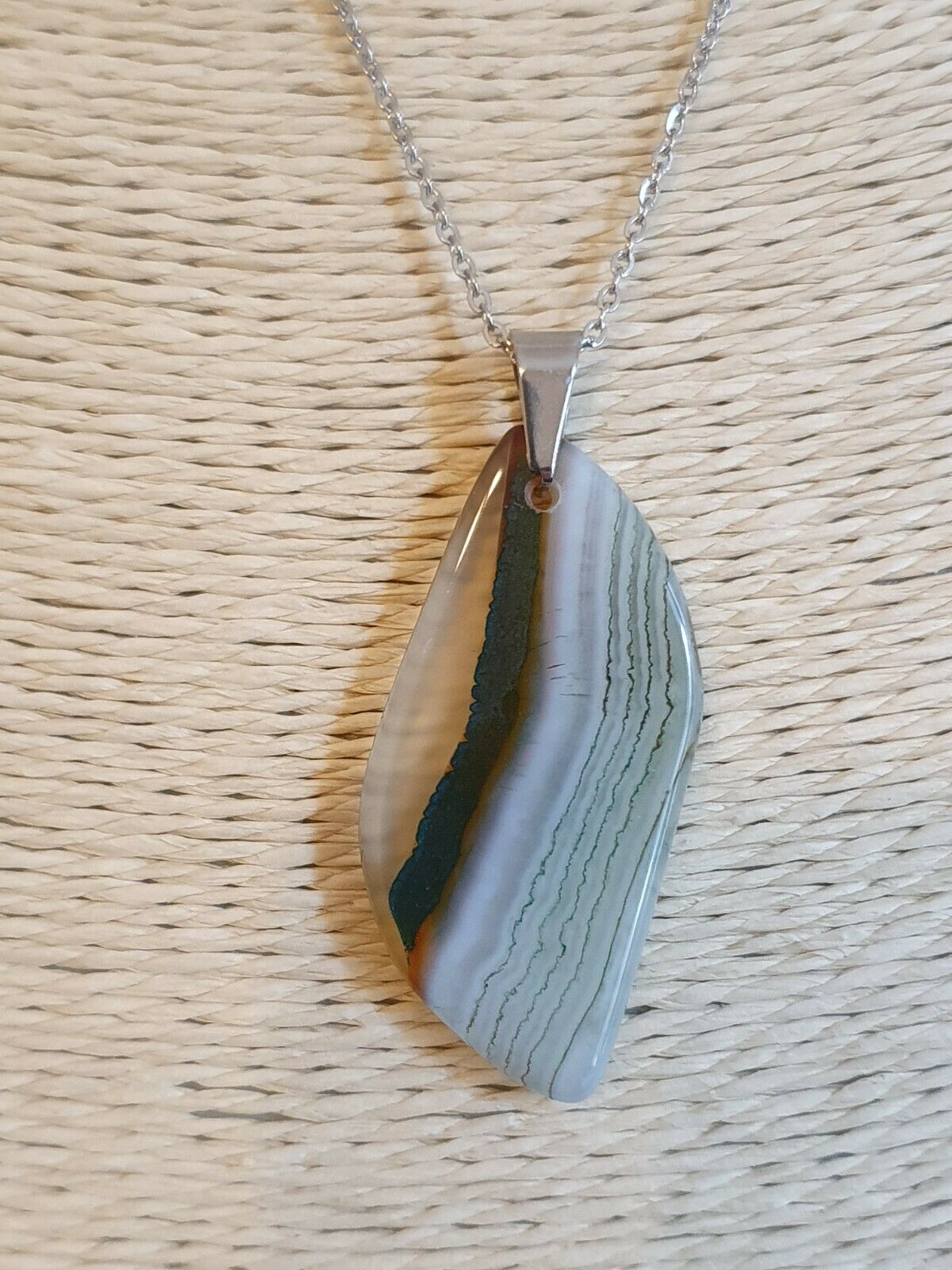 Green&White Stripes Onyx Agate Leaf Shape Pendant Stainless Steel Chain Necklace